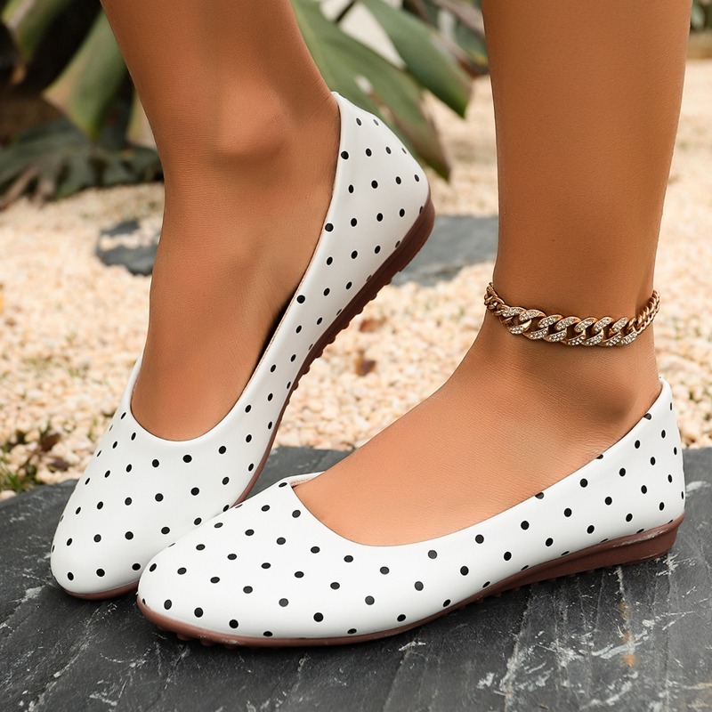 Women Shoes Loafers - Damskie białe baleriny w kropki z